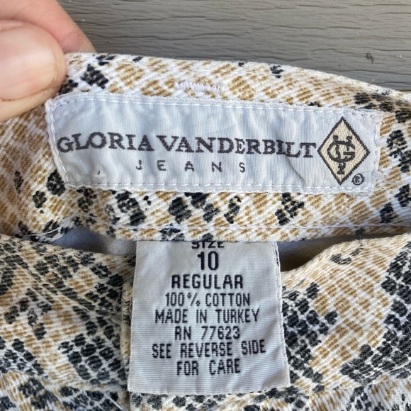 Gloria Vanderbilt Womens Snake Print High Waist Shorts - Picture 6 of 7